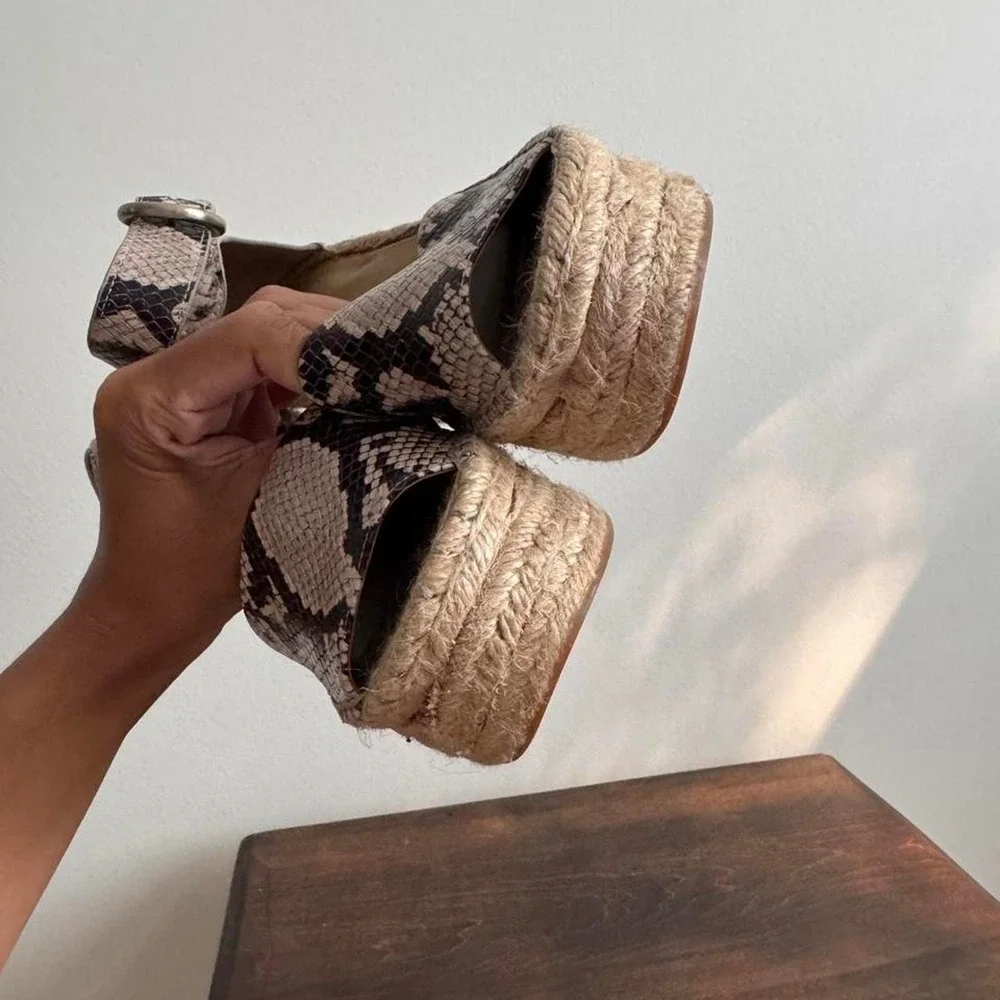 Marc Fisher faux snakeskin espadrille raffia wedge size 7